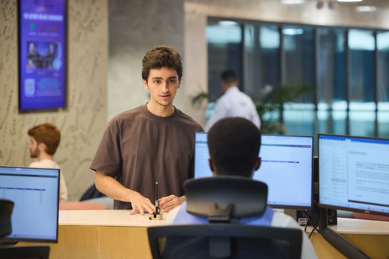 Student receiving one-to-one admission guidance